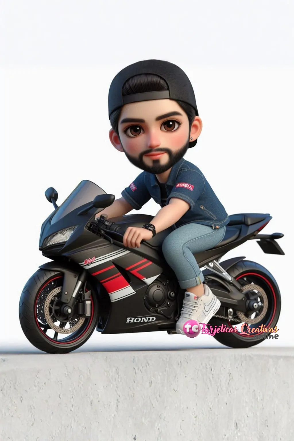 Hombre pelo negro con gorra y moto